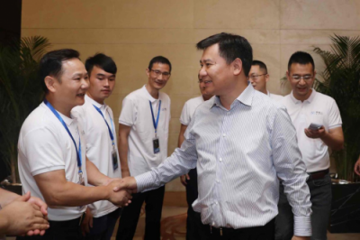 何為社會企業(yè)家？張近東：心系社會，以行踐言