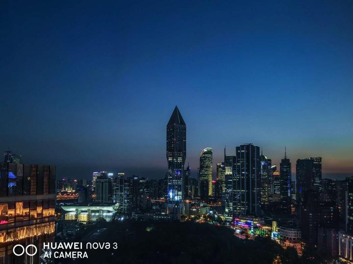 華為nova3版本升級(jí)有驚喜！超級(jí)夜景加持，從此夜拍不再是難題
