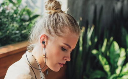 AKG N200 WIRELESS 入耳式無線藍(lán)牙耳機(jī)閃耀上市