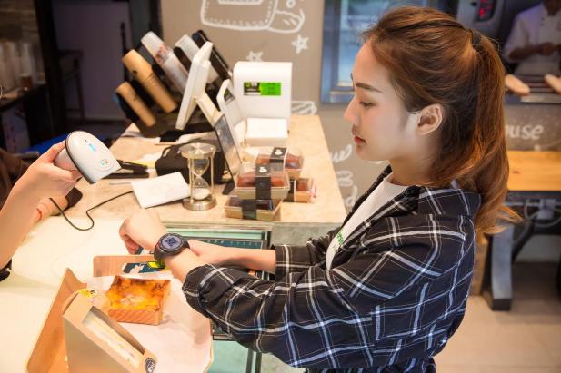 Apple Watch 4發(fā)布了，安卓手機用戶如何選擇呢？