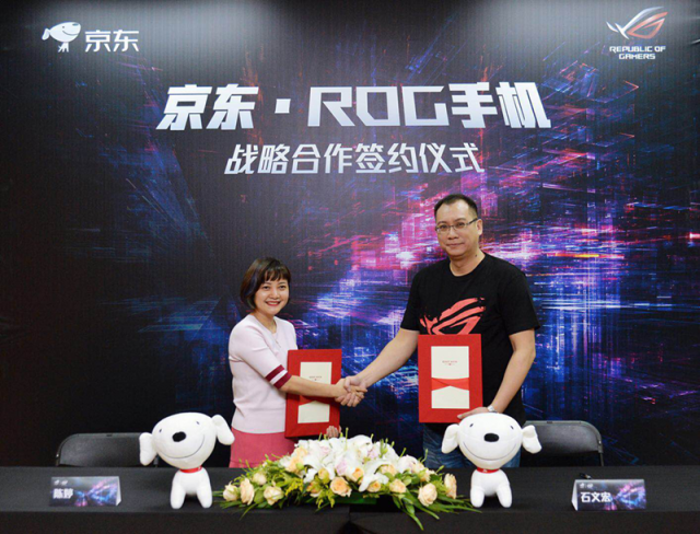 “競(jìng)力勢(shì)放”只為信仰而生 ROG游戲手機(jī)國(guó)內(nèi)正式發(fā)布