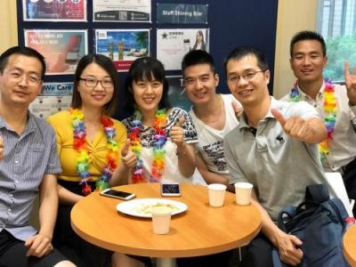 在華爾街英語南京中心，夏威夷近在眼前