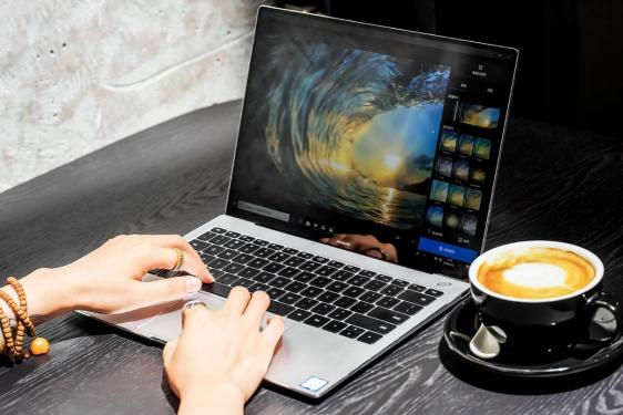 買本正犯愁？華為MateBook X Pro堪稱學生黨“神器”