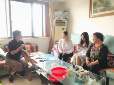 上海藍(lán)絲帶公益基金會(huì)聯(lián)合發(fā)起人張毓桐女士開展愛心公益捐贈(zèng)活動(dòng)