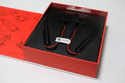 1MORE便攜頸掛電競(jìng)耳機(jī)，聽聲辨位帶你天天吃雞