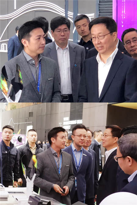 全國雙創(chuàng)周開幕，副總理用柔宇“柔炬”點亮啟動儀式