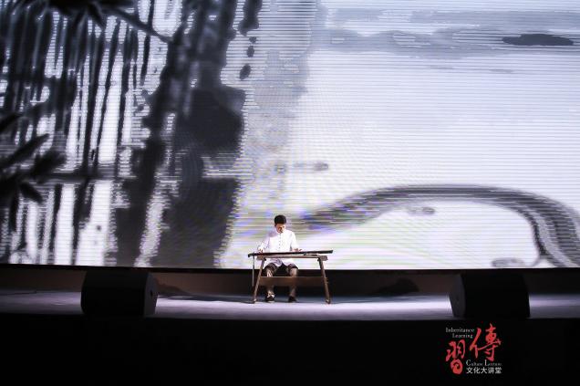 小朋友聆聽傳習講堂的照片刷爆朋友圈 簡一的魅力究竟在哪里？
