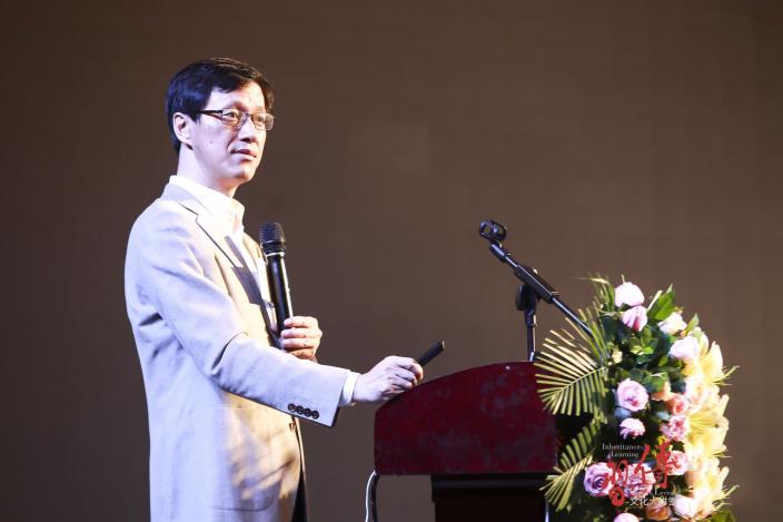 小朋友聆聽傳習講堂的照片刷爆朋友圈 簡一的魅力究竟在哪里？
