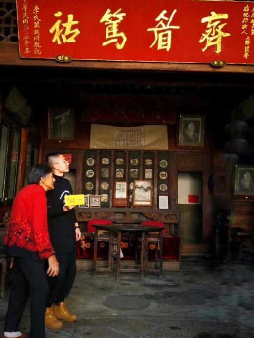 YY主播小樓走進和順，體味別樣古鎮(zhèn)風情