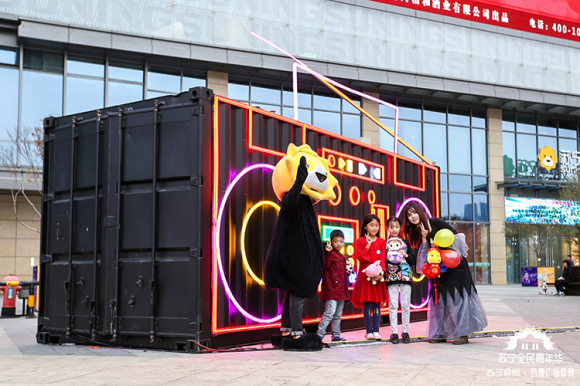 神秘集裝箱似“空投”！蘇寧雙11期間在搞大事情？