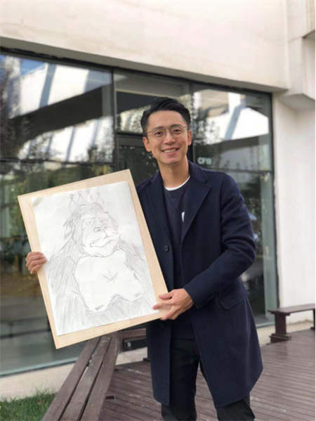 盧旺達大使館聯(lián)合侶行、西瓜視頻舉辦“盧旺達山地大猩猩畫展”