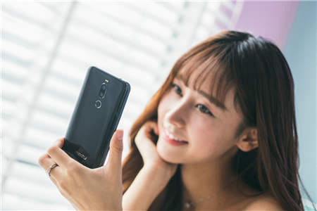 有了魅族X(qián)8之后，以后給女朋友拍照不好看別再怪手機(jī)了！