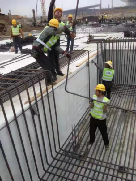 港珠澳大橋通車，卓寶守衛(wèi)“新世界七大奇跡”
