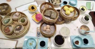 剛剛，我被善行者路上的小哥哥小姐姐暖哭了……