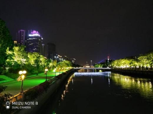 不比不知道，原來(lái)魅族Note8拍照比榮耀暢玩8C好那么多！