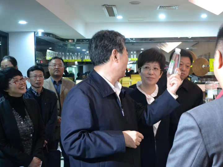 安徽省委常委、常務(wù)副省長鄧向陽、合肥市市長凌云一行蒞臨天地精華調(diào)研指導(dǎo)