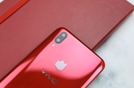 vivo Z1青春版上手體驗：時尚外觀，旗艦實力