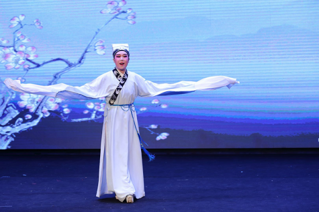 戲曲演員與華為麥芒7：年輕，在舞臺閃閃發(fā)光