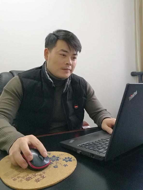 這件石墨烯發(fā)熱馬甲，不僅能保暖，還能做大保健