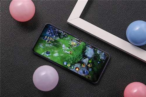 游戲滿(mǎn)幀運(yùn)行！5G性能先鋒vivo Z6超強(qiáng)性能帶來(lái)全新體驗(yàn)