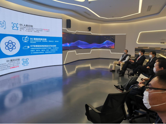 市委軍民融合辦領(lǐng)導赴眼控科技考察調(diào)研