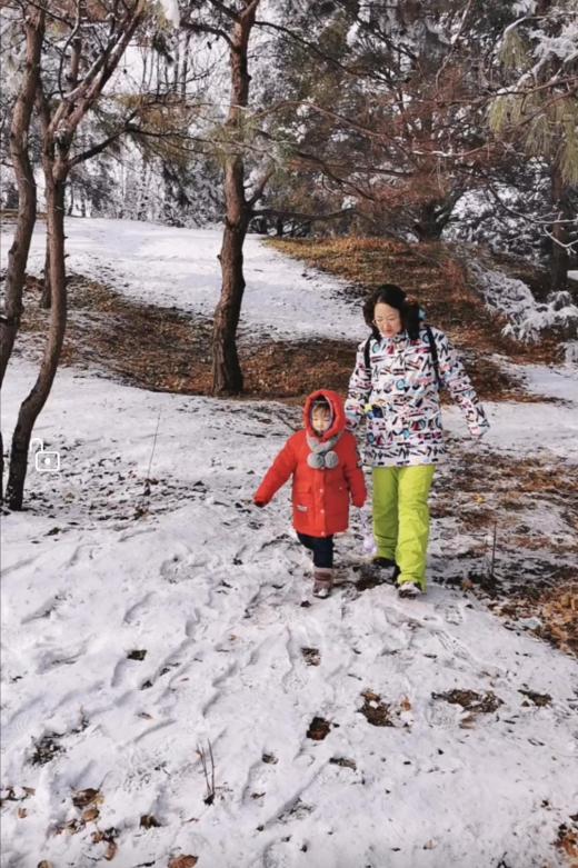 名校畢業(yè)，寶媽為女兒再攻讀博士，粉絲在抖音直播追著她傾訴帶娃煩惱