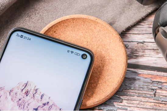 高刷屏?xí)r代已來(lái)， 2698起售的iqooneo3配置真的很香嗎？