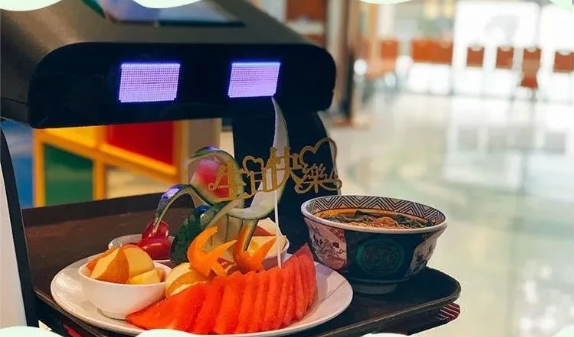 送餐機器人無接觸配送、分餐制 助力推動餐飲行業(yè)回暖