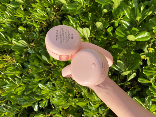 寶媽們都愛(ài)的掛脖風(fēng)扇，解決夏日納涼降溫難題