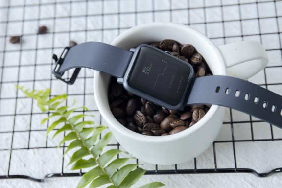 輕盈長續(xù)航才對(duì)味！華米Amazfit 米動(dòng)手表青春版 1S簡評(píng)