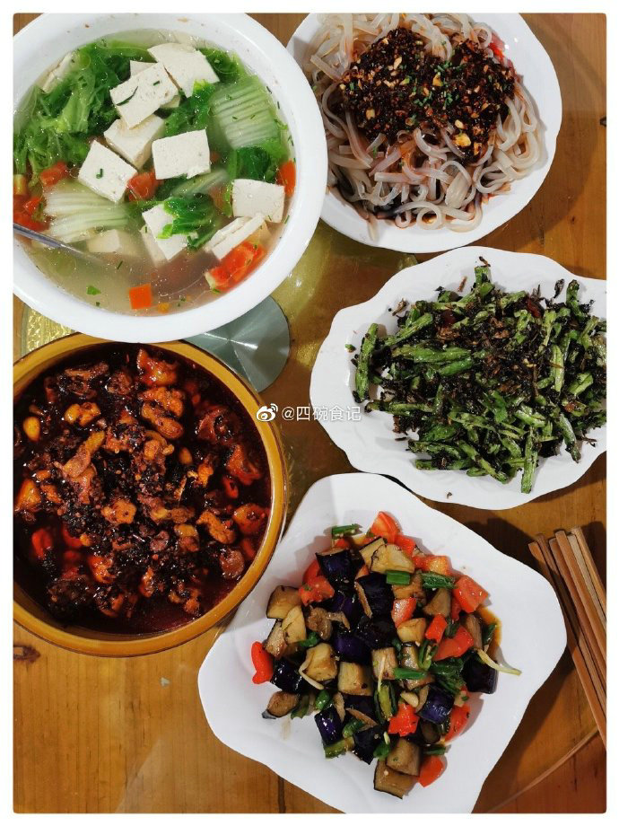 安順竟然藏著一家可以看“?！钡拿袼蓿^美夕陽(yáng)配美食，最宜發(fā)呆