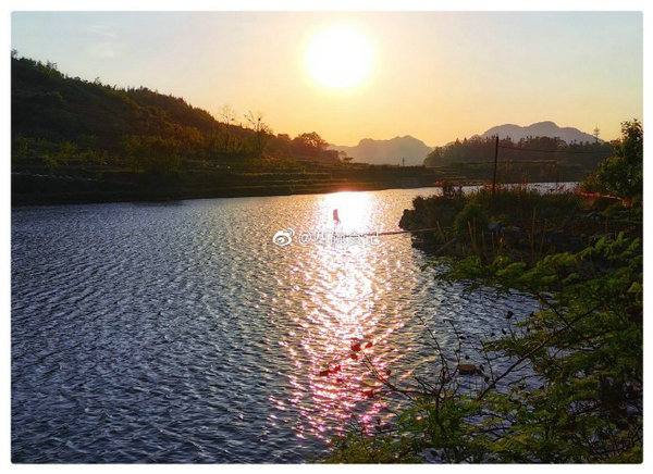 安順竟然藏著一家可以看“?！钡拿袼蓿^美夕陽(yáng)配美食，最宜發(fā)呆