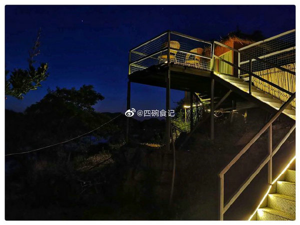 安順竟然藏著一家可以看“?！钡拿袼蓿^美夕陽(yáng)配美食，最宜發(fā)呆