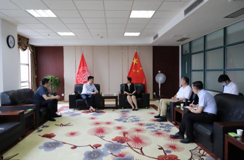 云知聲CEO黃偉參訪華僑大學(xué)：深化校企合作，共建智慧華文教育