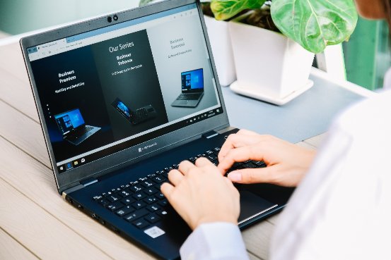 東芝 dynabook 國(guó)行版正式開啟預(yù)售，萬元市場(chǎng)超耐打