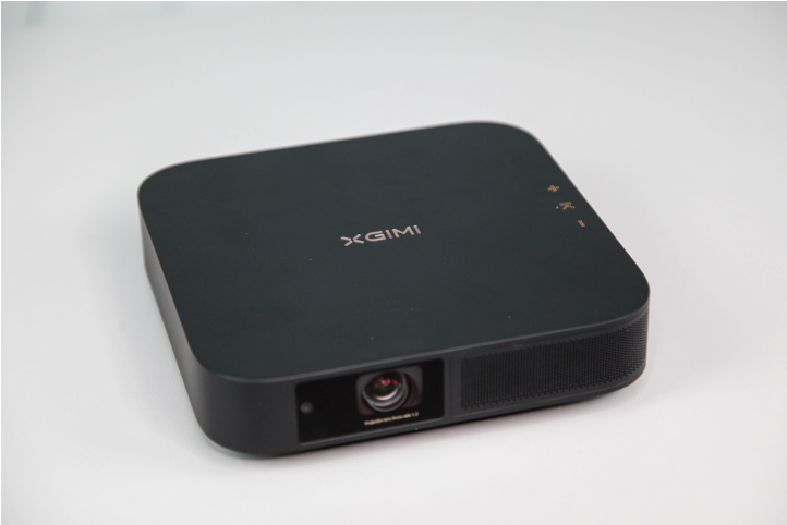 騰訊極光TV聯(lián)合出品小黃人投影儀&極米Z6X大對比