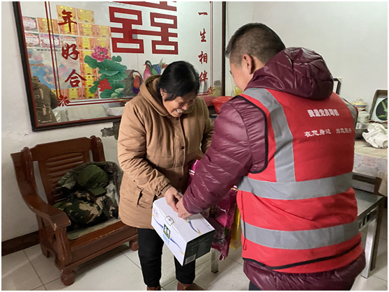 運(yùn)滿滿張暉：為愛益起“乒”，助力希望小學(xué)體育教學(xué)