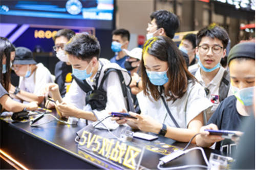 ChinaJoy開展首日，iQOO 引爆夏日激情