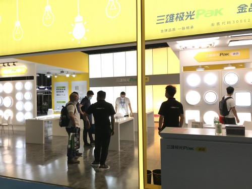 火力全開！三雄極光亮劍全球五金第一展