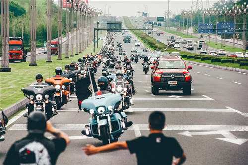 再次破圈營銷，長城炮助力蓉城機車巡游