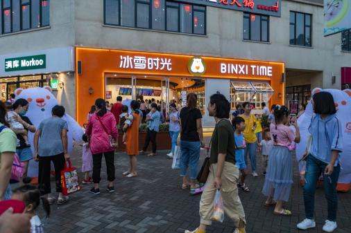 主打3元的冰淇淋也能開2000家店？冰雪時(shí)光做對了什么