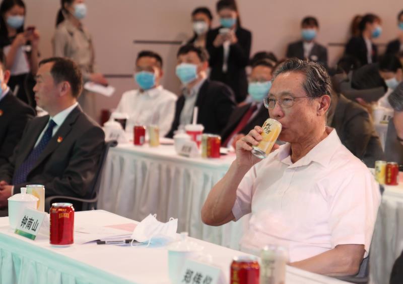 84歲的鐘南山“青春秘訣”曝光：哪個(gè)年輕人看了能不說(shuō)一聲“瑞思拜”呢！