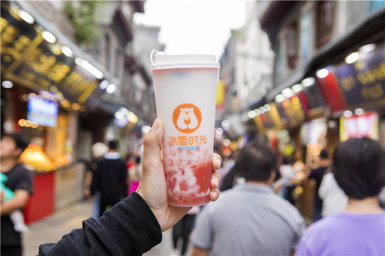 不要總關(guān)注蜜雪冰城，茶飲品牌新生代，冰雪時(shí)光悄然崛起