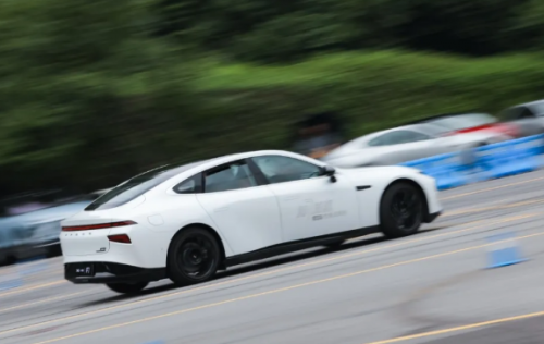 小鵬汽車質(zhì)量如何？超智能高品質(zhì)小鵬P7為用戶打下強(qiáng)心劑