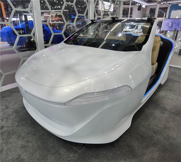 盯盯拍亮相華為智能座艙，共同打造智能行車拍攝體驗(yàn)