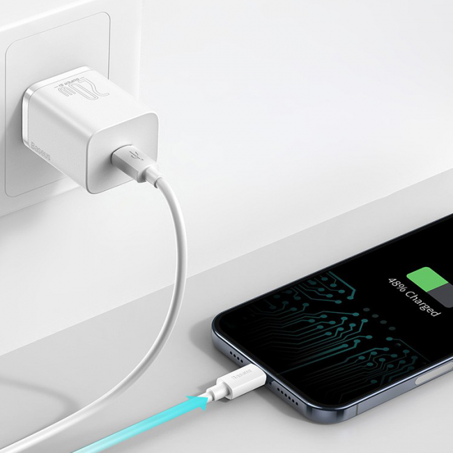 iPhone 12全面取消充電器！倍思推出蘋果20W超級硅快充頭