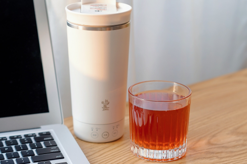 暖風(fēng)機(jī)、燒水杯、發(fā)熱桌墊，怕冷星人的福音來了