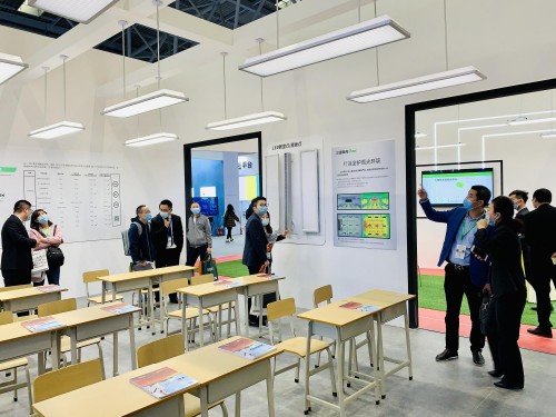 重慶教裝展，三雄極光來勢洶洶洶洶！