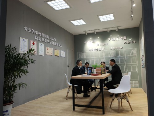一天兩展！三雄極光學校照明魅力盛放雙城！