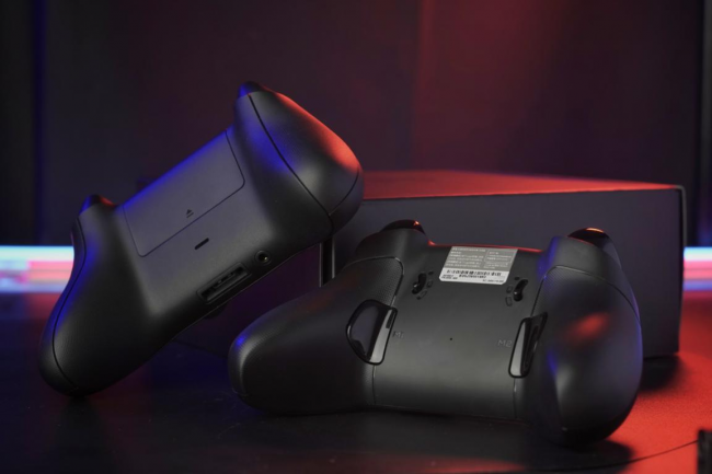 北通阿修羅3整體做工驚艷，甚至比對(duì)xbox Series 手柄更好